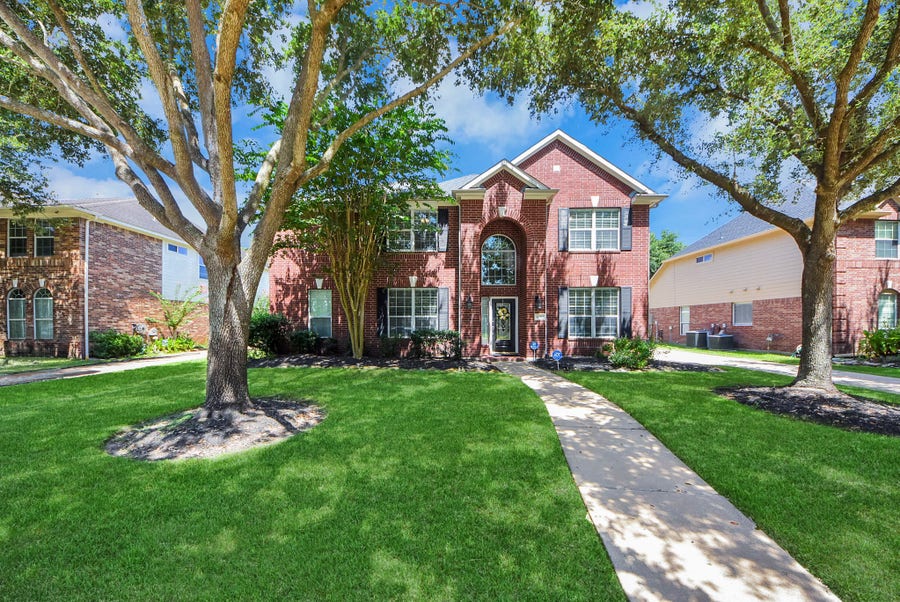 Property photo for 1810 Blue Water Bay Drive, Katy, TX