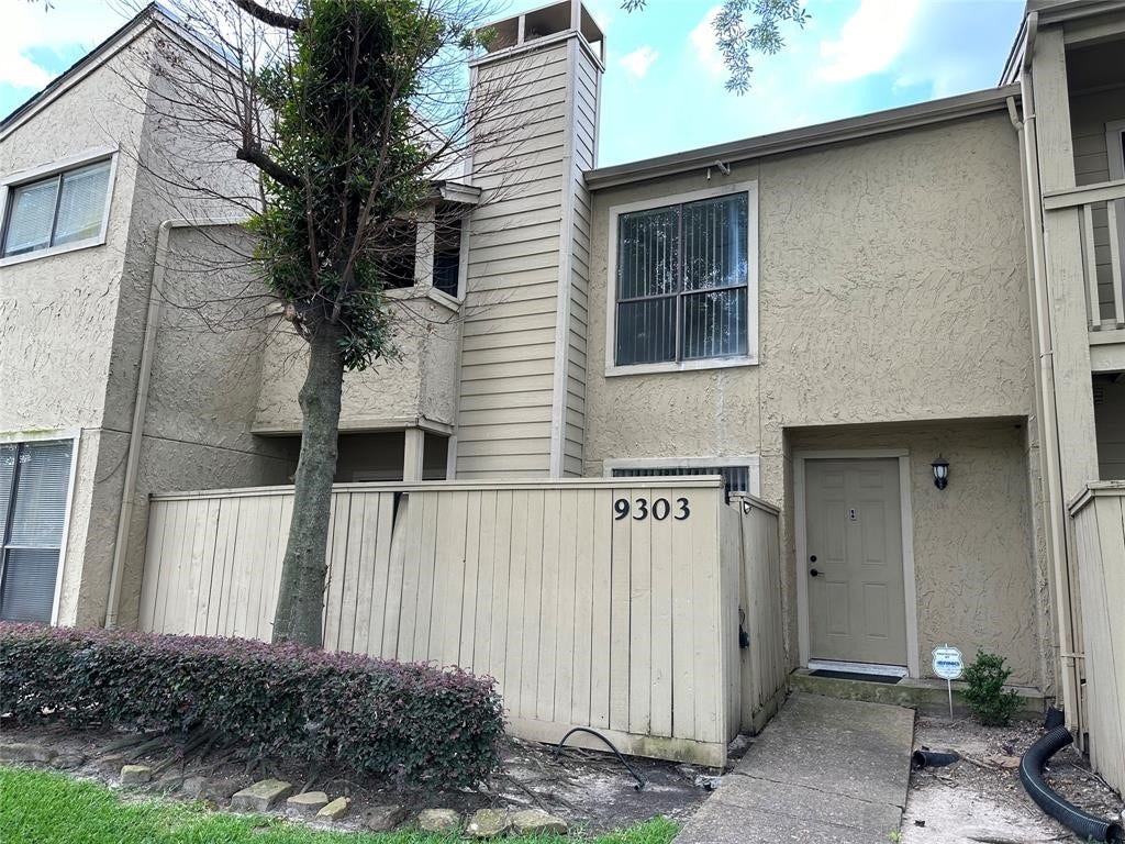 9303 Pagewood Lane, Houston, TX 77063