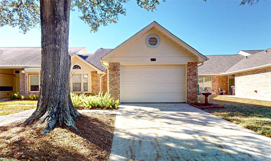 Property photo for 3011 Flower Field Lane, Pearland, TX