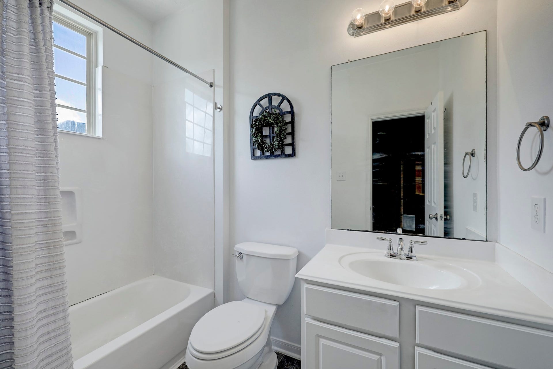 3323 Masters Point Drive, Houston, TX 77091
