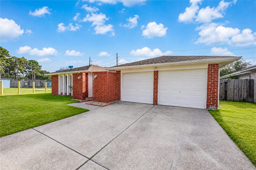 Property photo for 11923 Loveland Pass Drive, Houston, TX