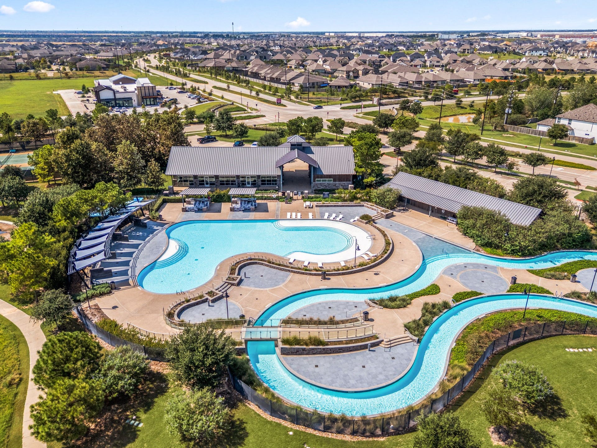 3026 Emerald Field Lane, Fulshear, TX 77423 Nearby neighborhood amenities, lazy river, resort pool, fitness center, splash pad