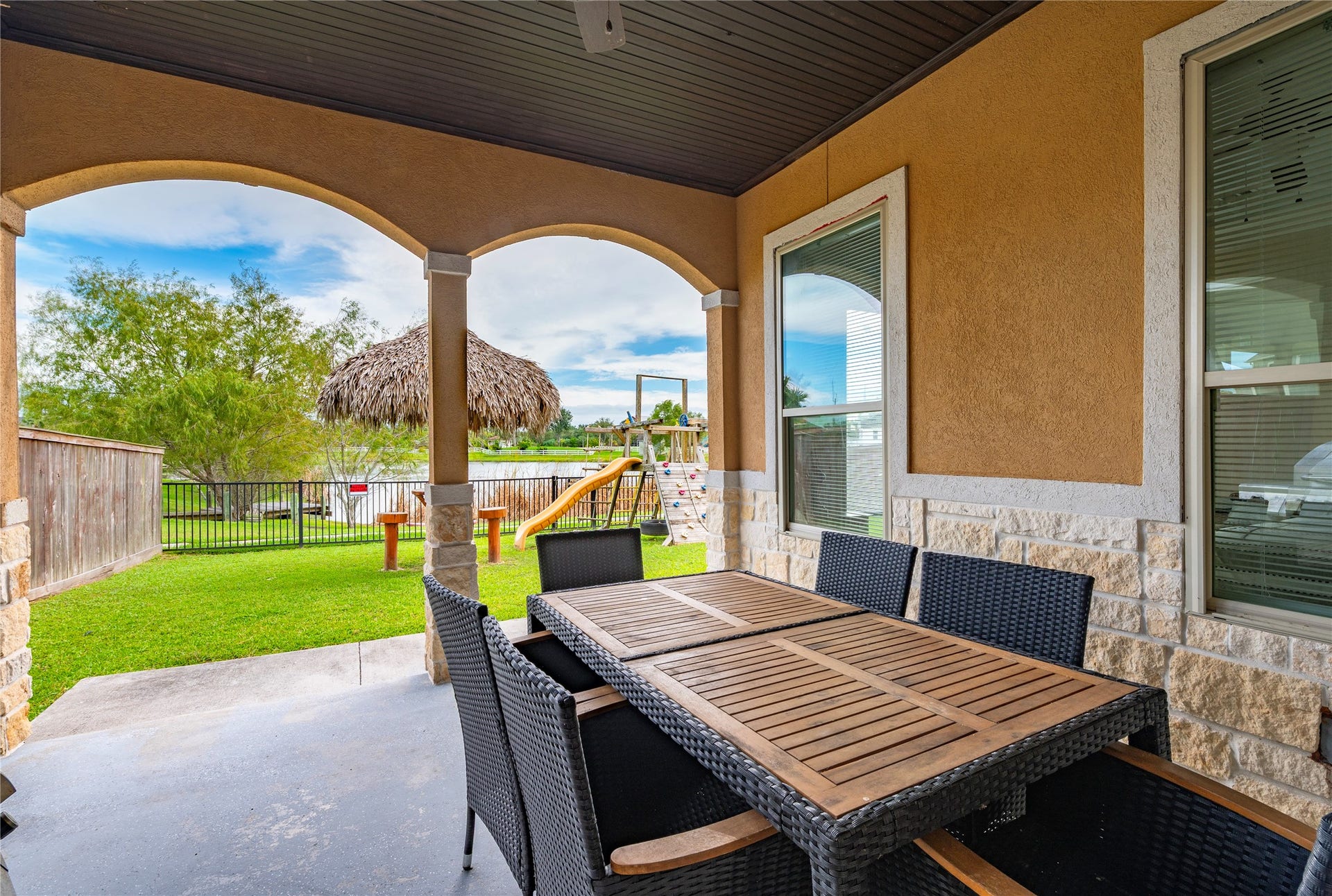 615 29th Street, San Leon, TX 77539 615 29th Street, San Leon, TX 77539