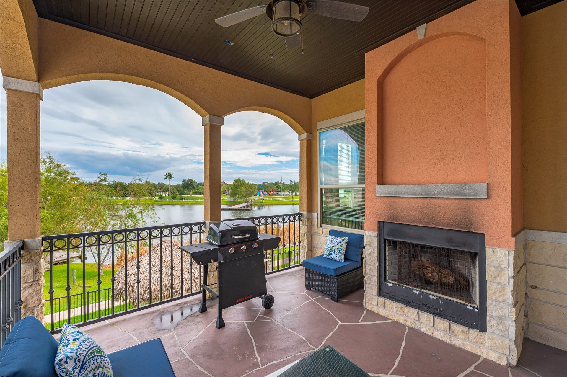 615 29th Street, San Leon, TX 77539 615 29th Street, San Leon, TX 77539