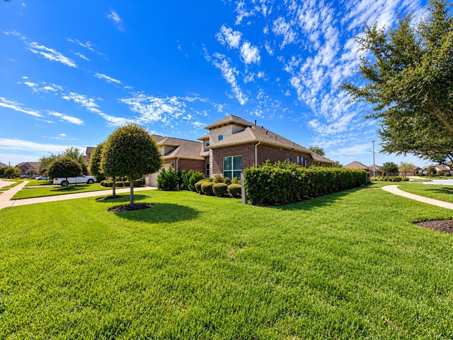 8006 Duncan Ranch Lane, Richmond, TX 77407 Ideally situated on a desirable corner lot with convenient access to scenic walking and biking trails.
