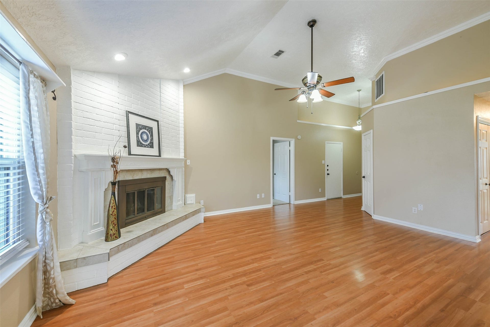 2002 Edinburg Avenue, League City, TX 77573 2002 Edinburg Avenue, League City, TX 77573