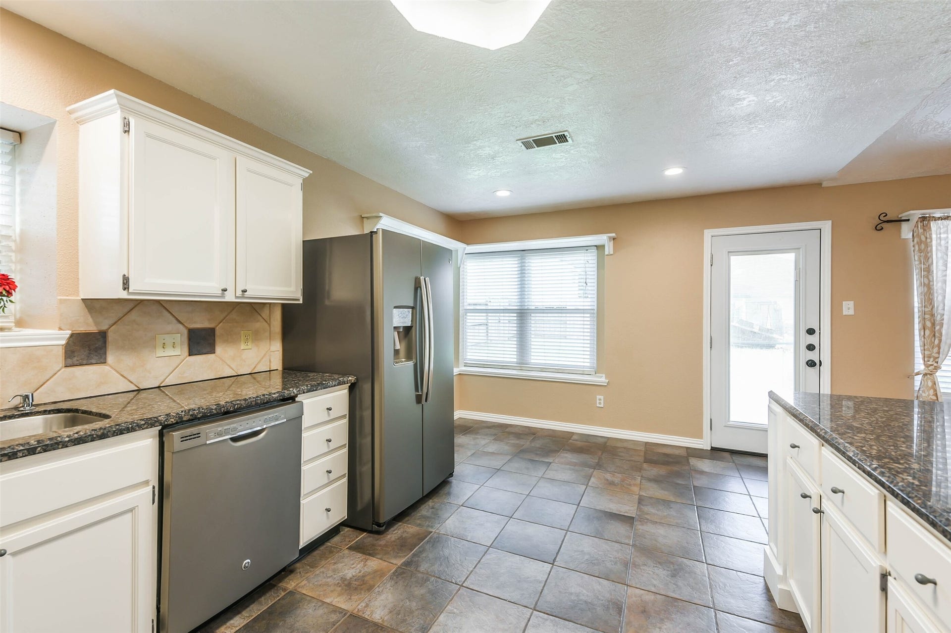 2002 Edinburg Avenue, League City, TX 77573 2002 Edinburg Avenue, League City, TX 77573
