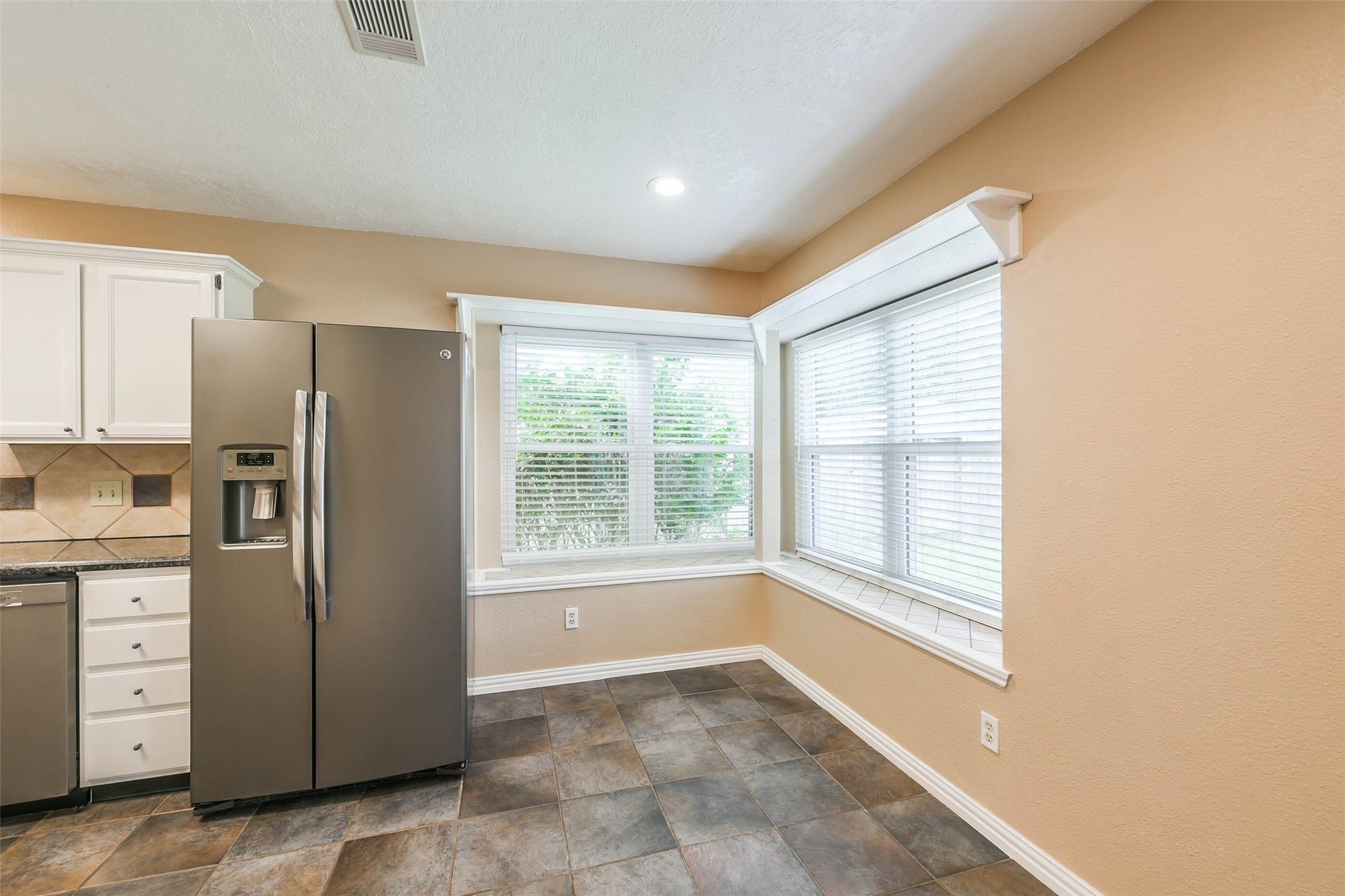 2002 Edinburg Avenue, League City, TX 77573 2002 Edinburg Avenue, League City, TX 77573