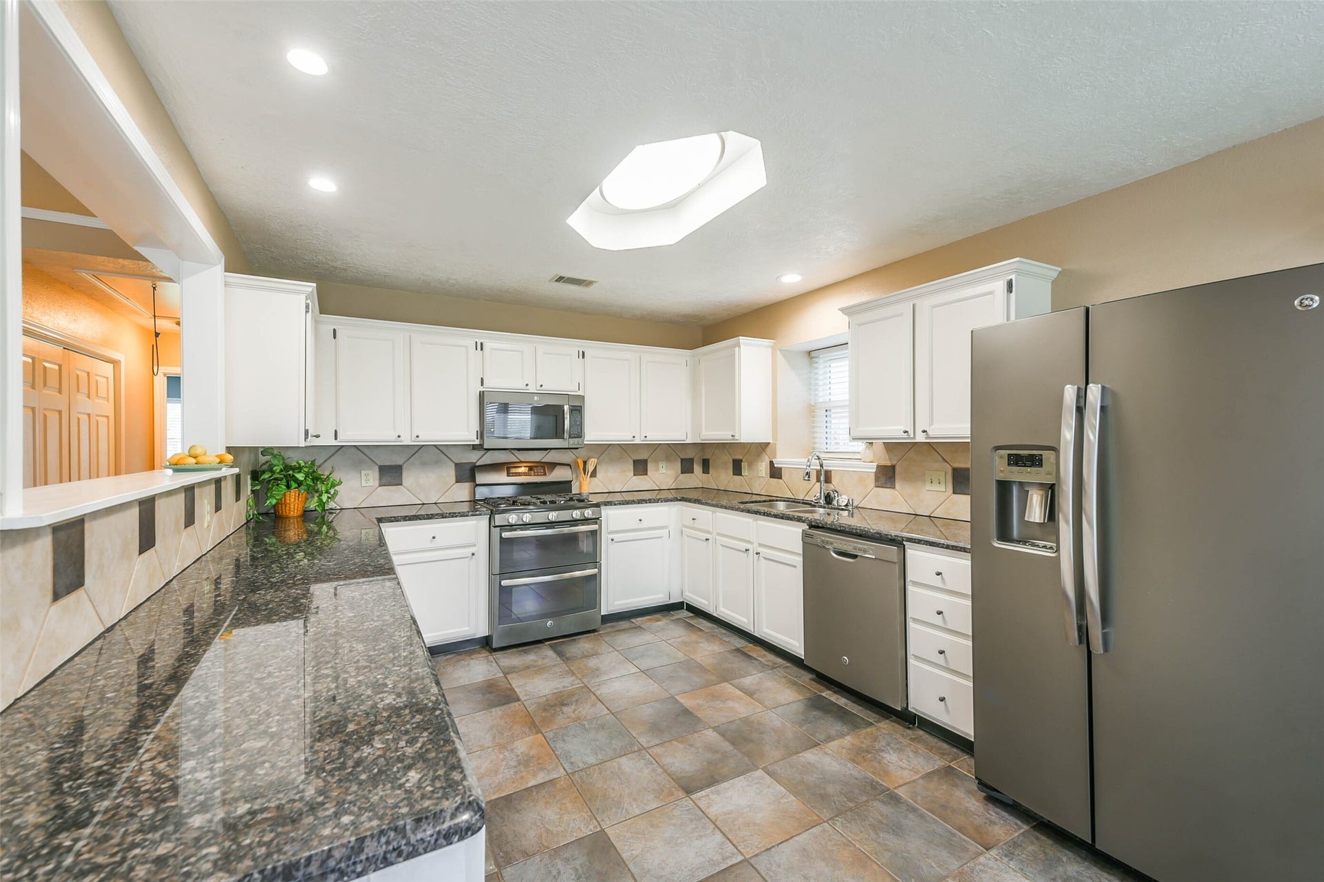 2002 Edinburg Avenue, League City, TX 77573 2002 Edinburg Avenue, League City, TX 77573