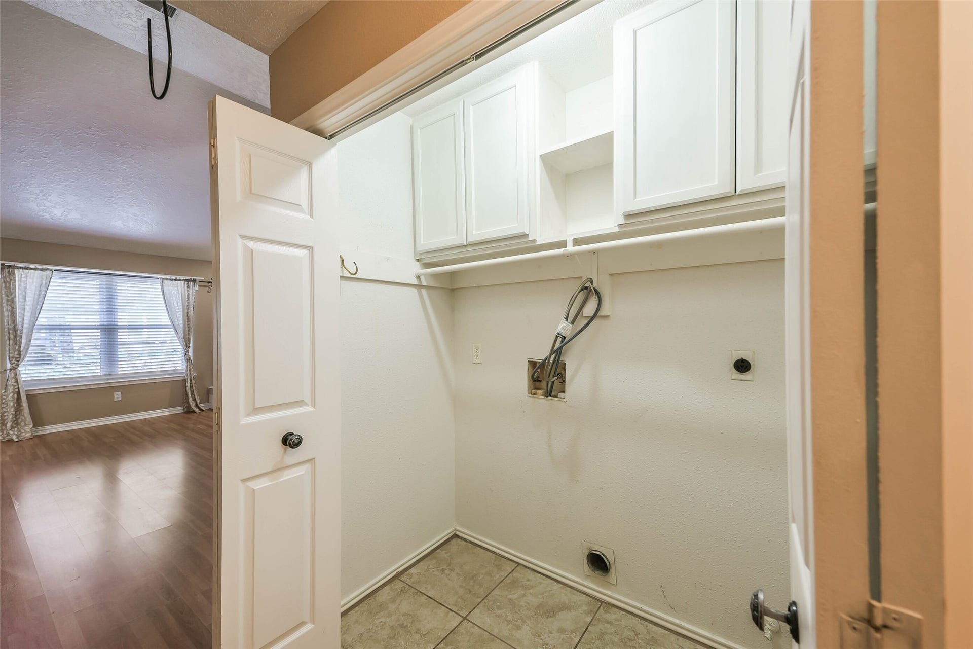 2002 Edinburg Avenue, League City, TX 77573 2002 Edinburg Avenue, League City, TX 77573