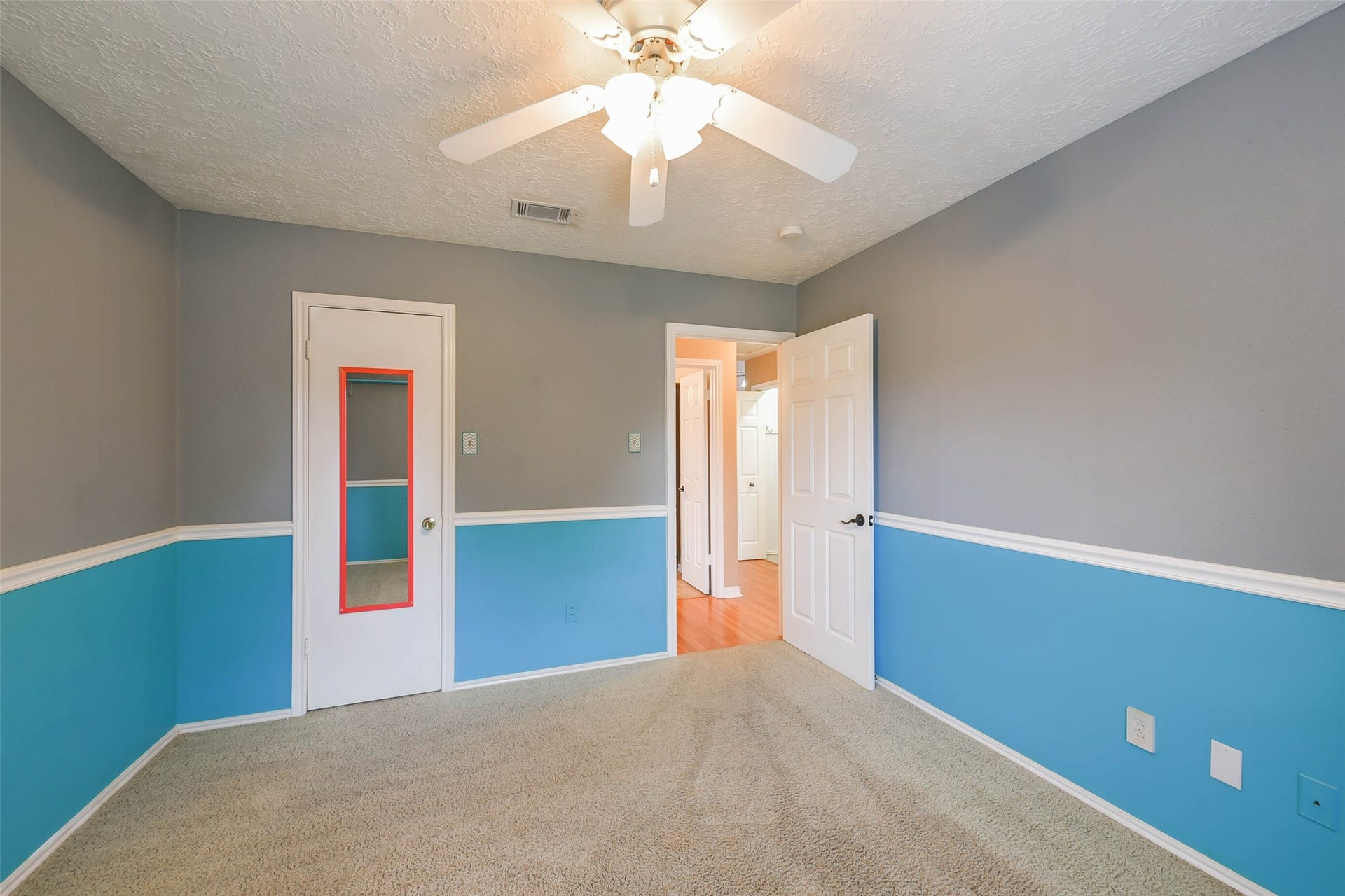 2002 Edinburg Avenue, League City, TX 77573 2002 Edinburg Avenue, League City, TX 77573