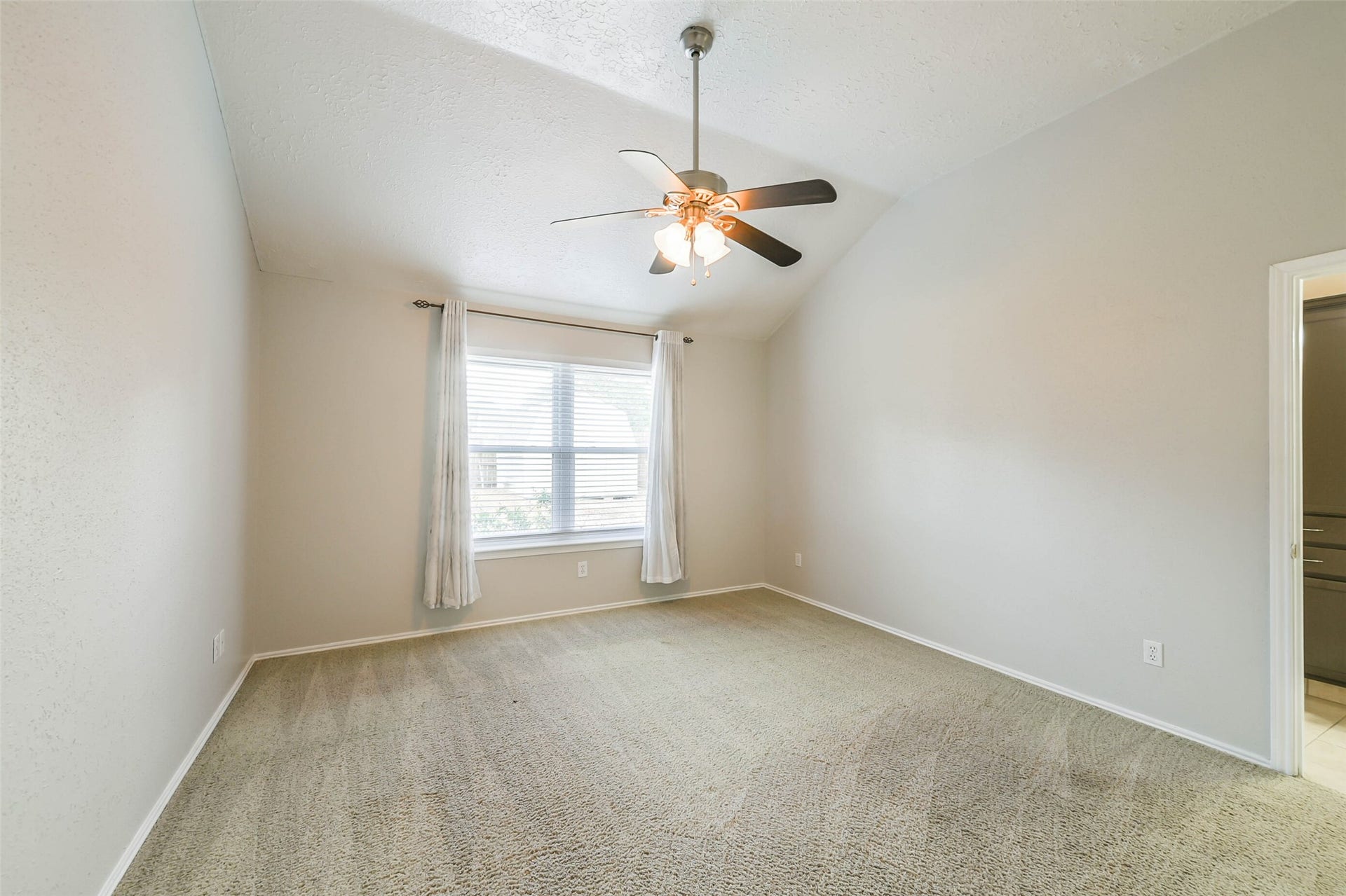 2002 Edinburg Avenue, League City, TX 77573 2002 Edinburg Avenue, League City, TX 77573