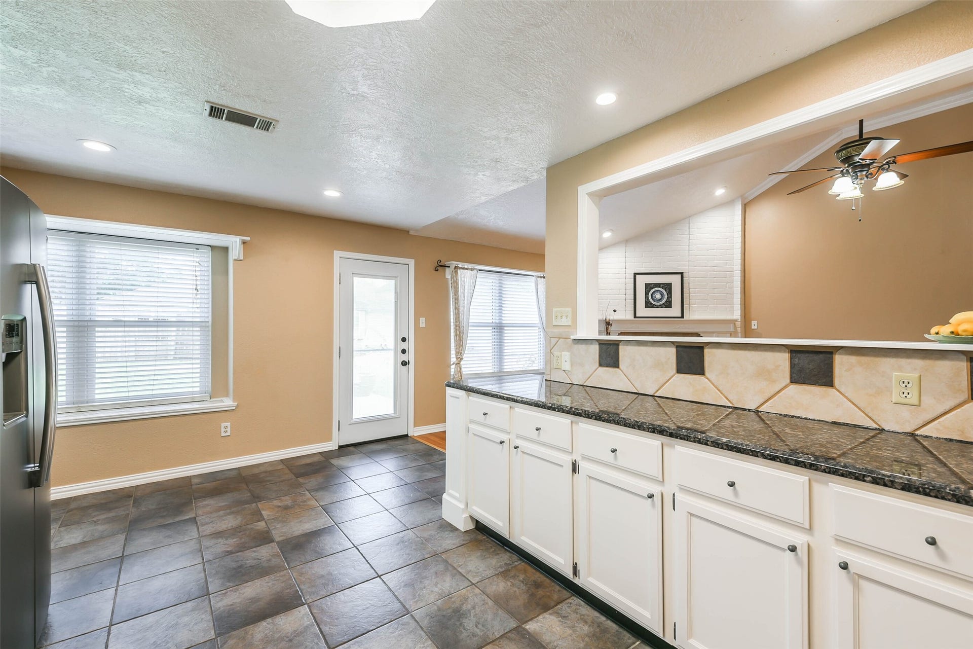 2002 Edinburg Avenue, League City, TX 77573 2002 Edinburg Avenue, League City, TX 77573