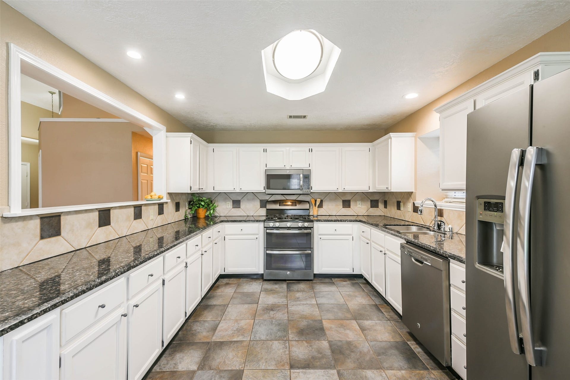 2002 Edinburg Avenue, League City, TX 77573 2002 Edinburg Avenue, League City, TX 77573