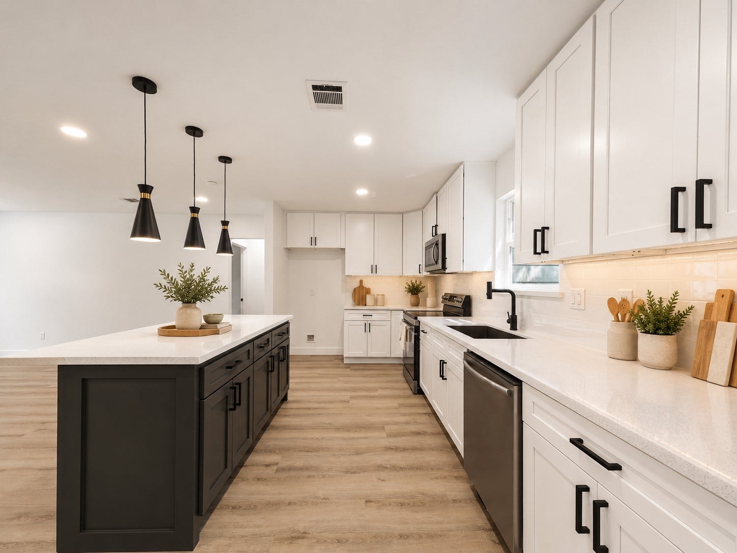1619 Bearle Street, Pasadena, TX 77506 virtual staging