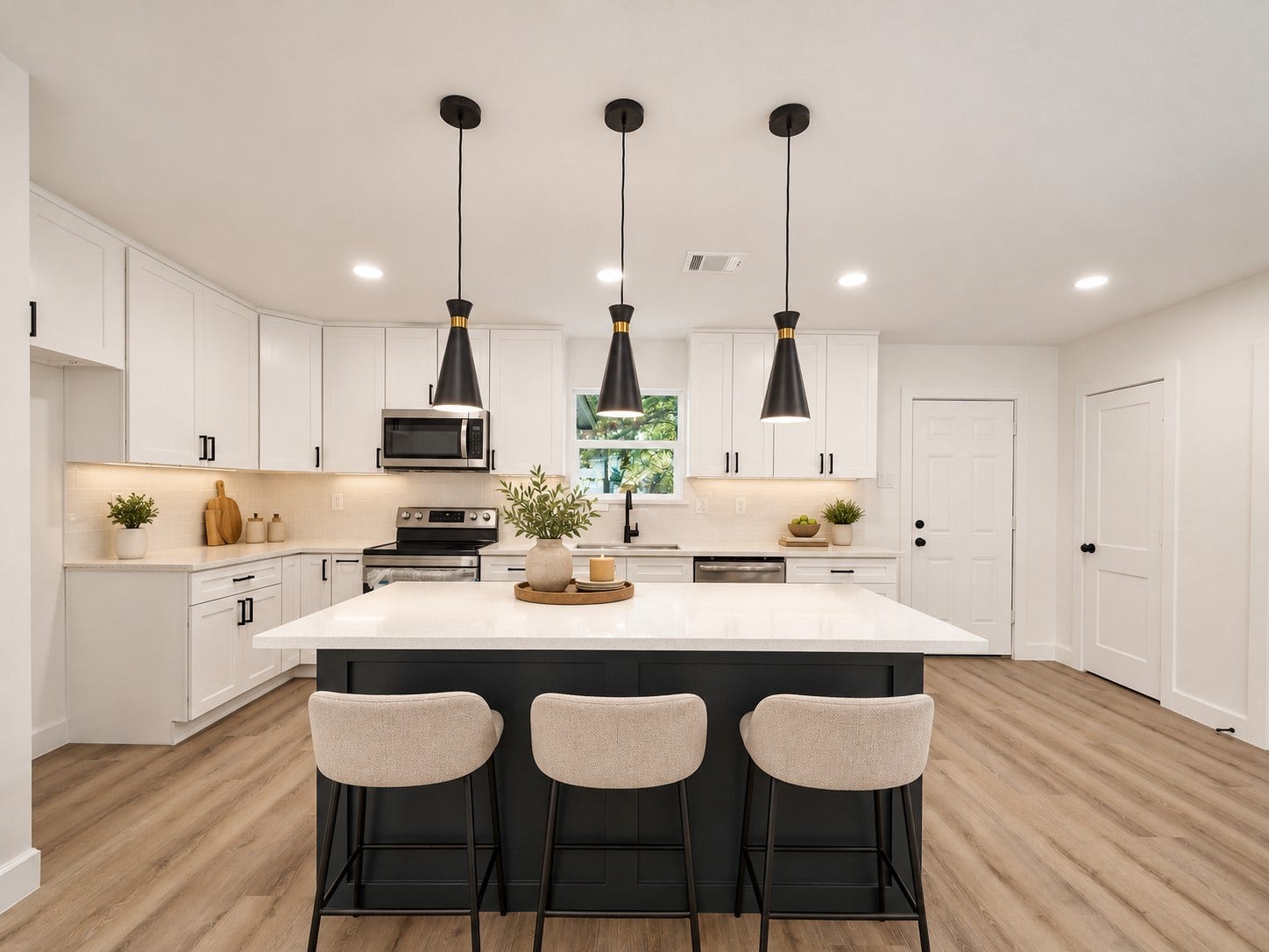 1619 Bearle Street, Pasadena, TX 77506 virtual staging