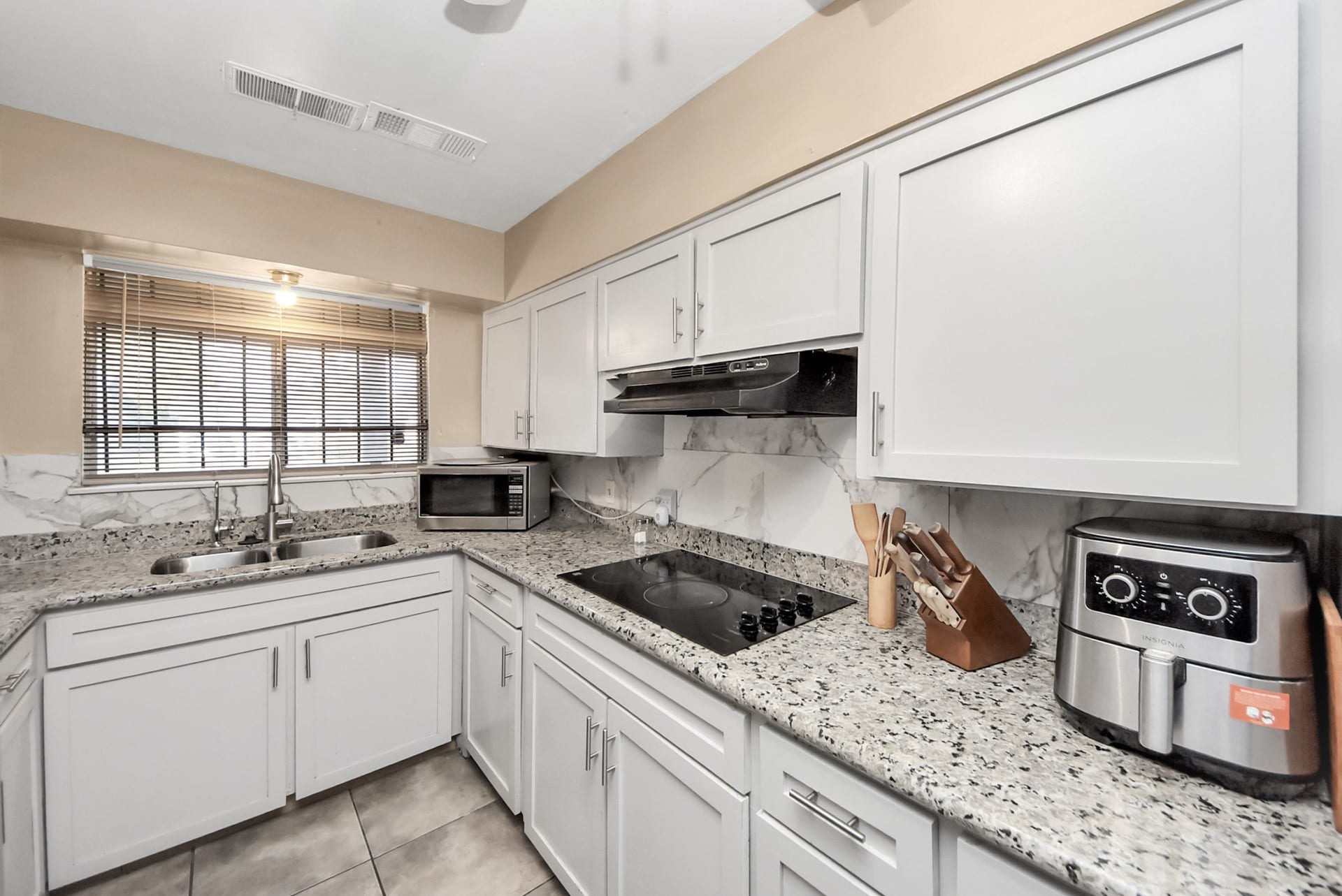 5846 Hirondel Street, Houston, TX 77033