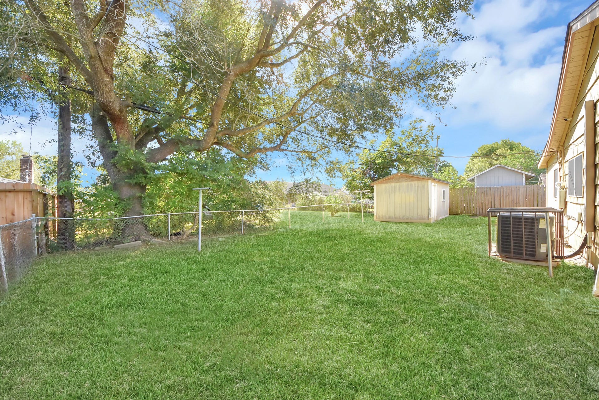 5846 Hirondel Street, Houston, TX 77033