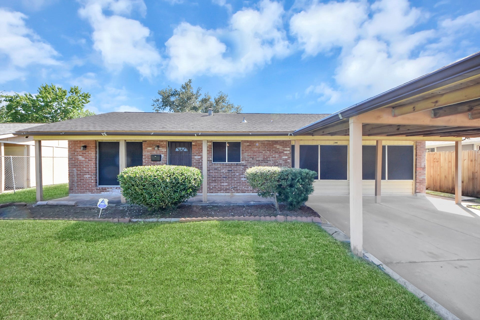 5846 Hirondel Street, Houston, TX 77033