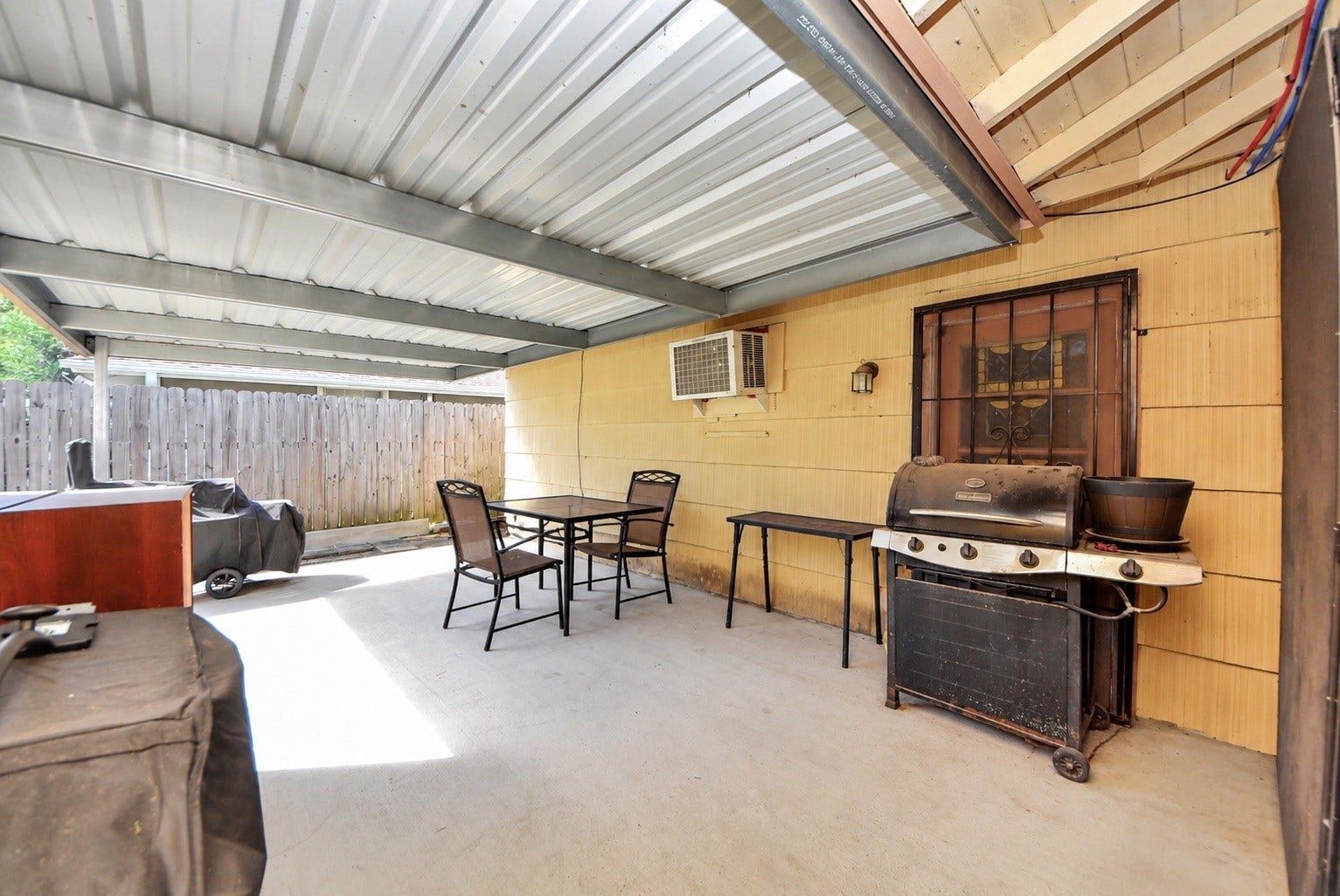 5846 Hirondel Street, Houston, TX 77033