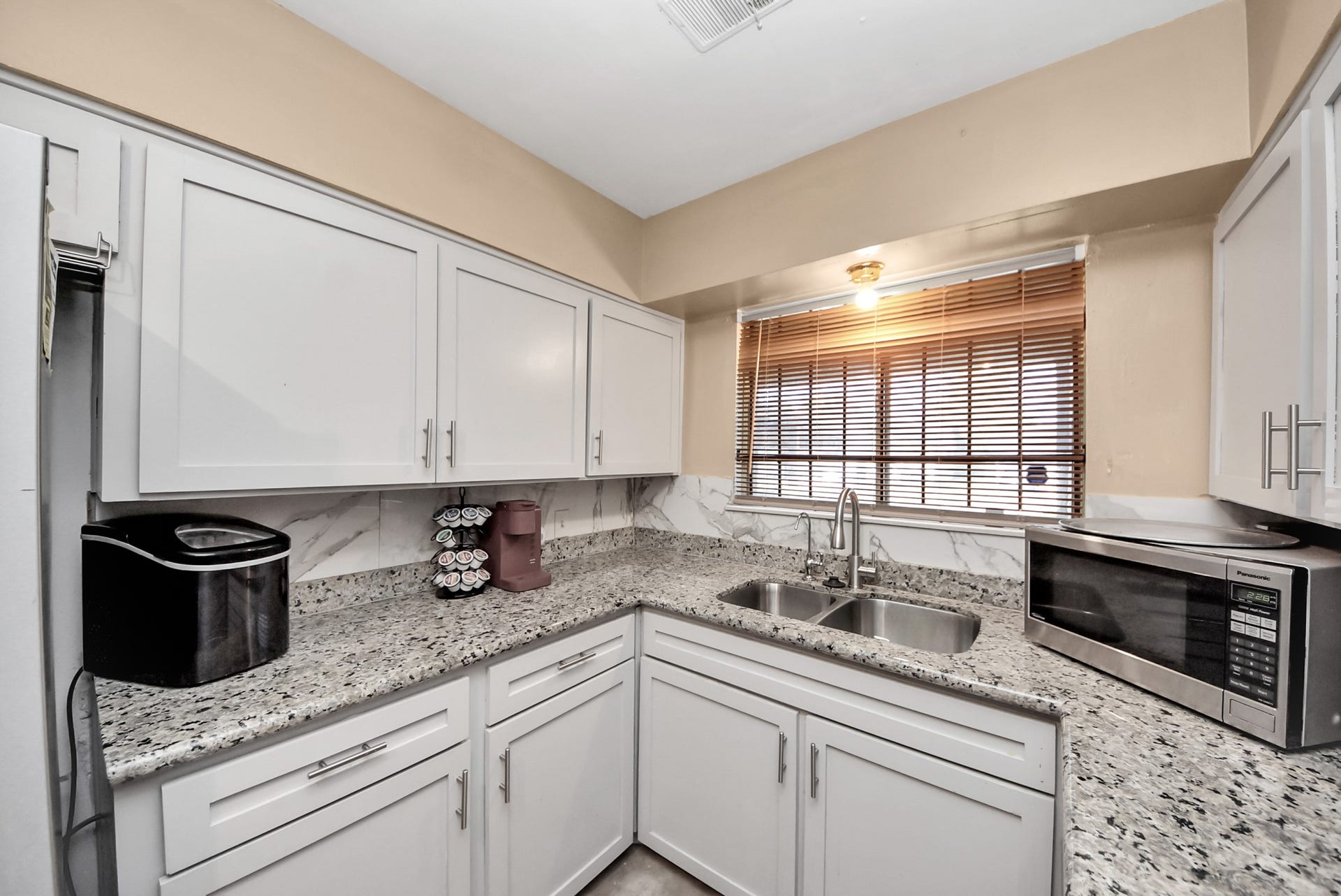 5846 Hirondel Street, Houston, TX 77033