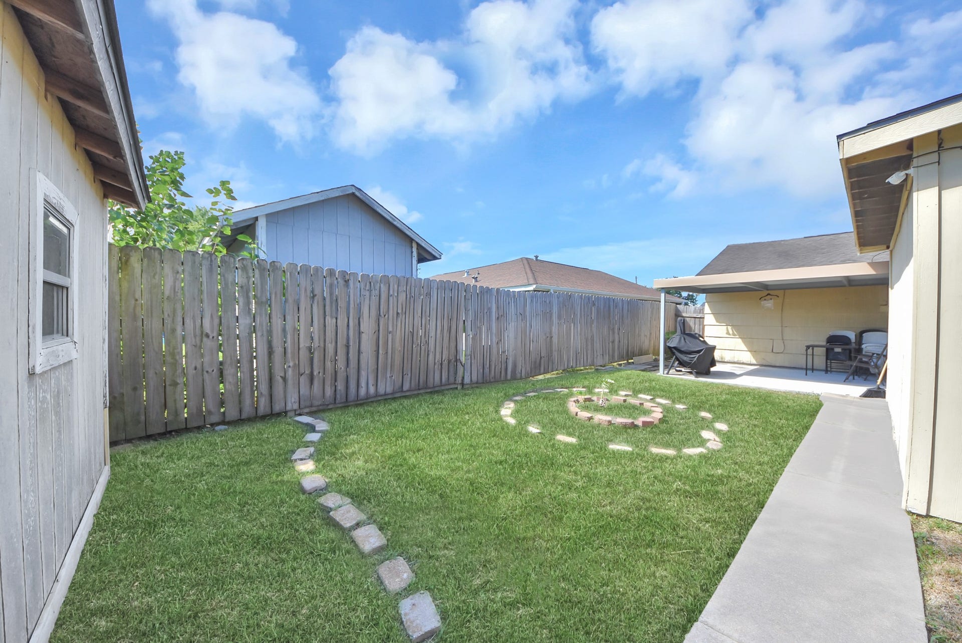 5846 Hirondel Street, Houston, TX 77033