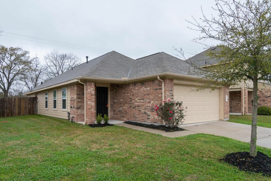 Property photo for 3811 Cary Creek Drive, Baytown, TX