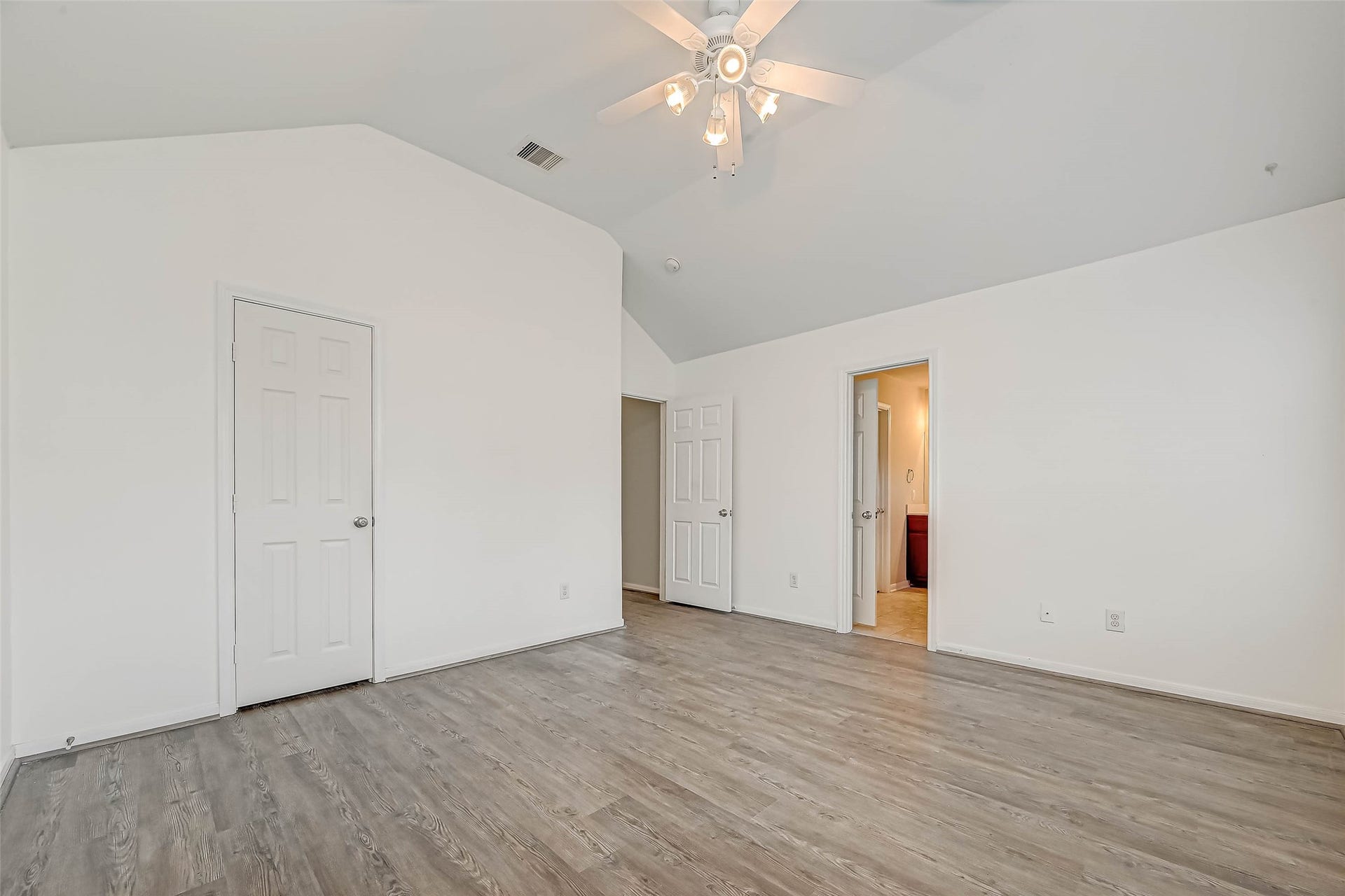 3204 Cline Street, #D, Houston, TX 77020 3204 Cline Street, #D, Houston, TX 77020