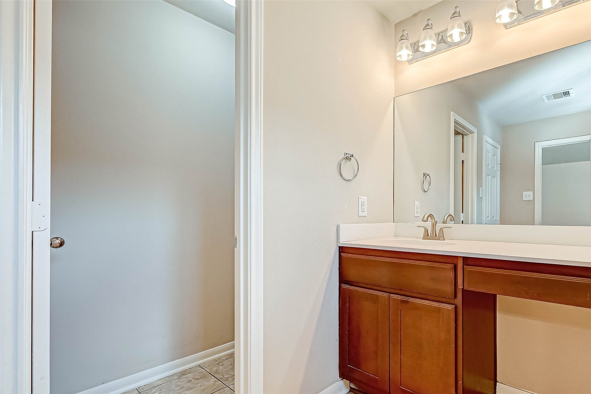 3204 Cline Street, #D, Houston, TX 77020 3204 Cline Street, #D, Houston, TX 77020