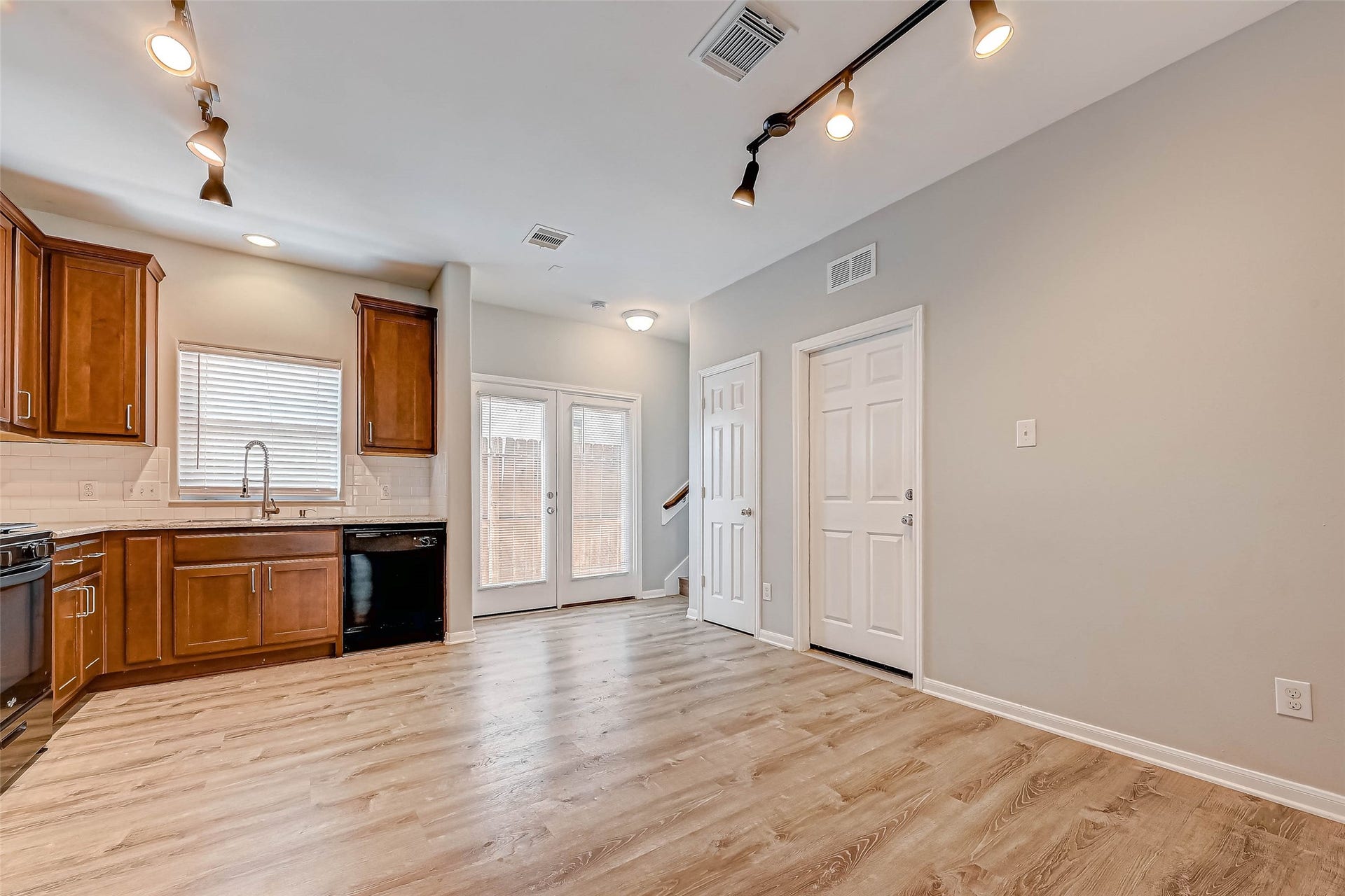3204 Cline Street, #D, Houston, TX 77020 3204 Cline Street, #D, Houston, TX 77020