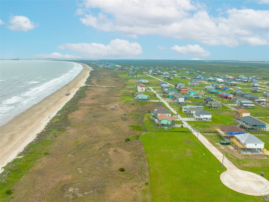 Property photo for 188 Ocean Shores Drive, Crystal Beach, TX
