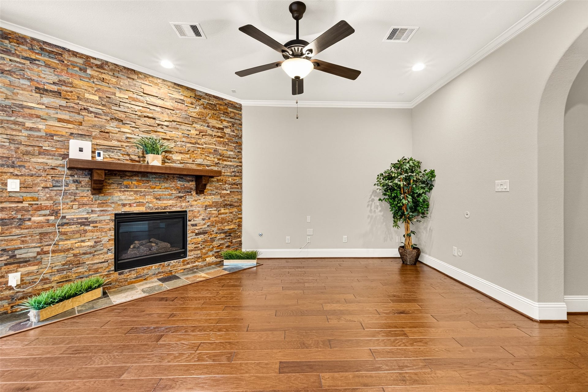 2029 Arrowood Glen Drive, Houston, TX 77077 2029 Arrowood Glen Drive, Houston, TX 77077