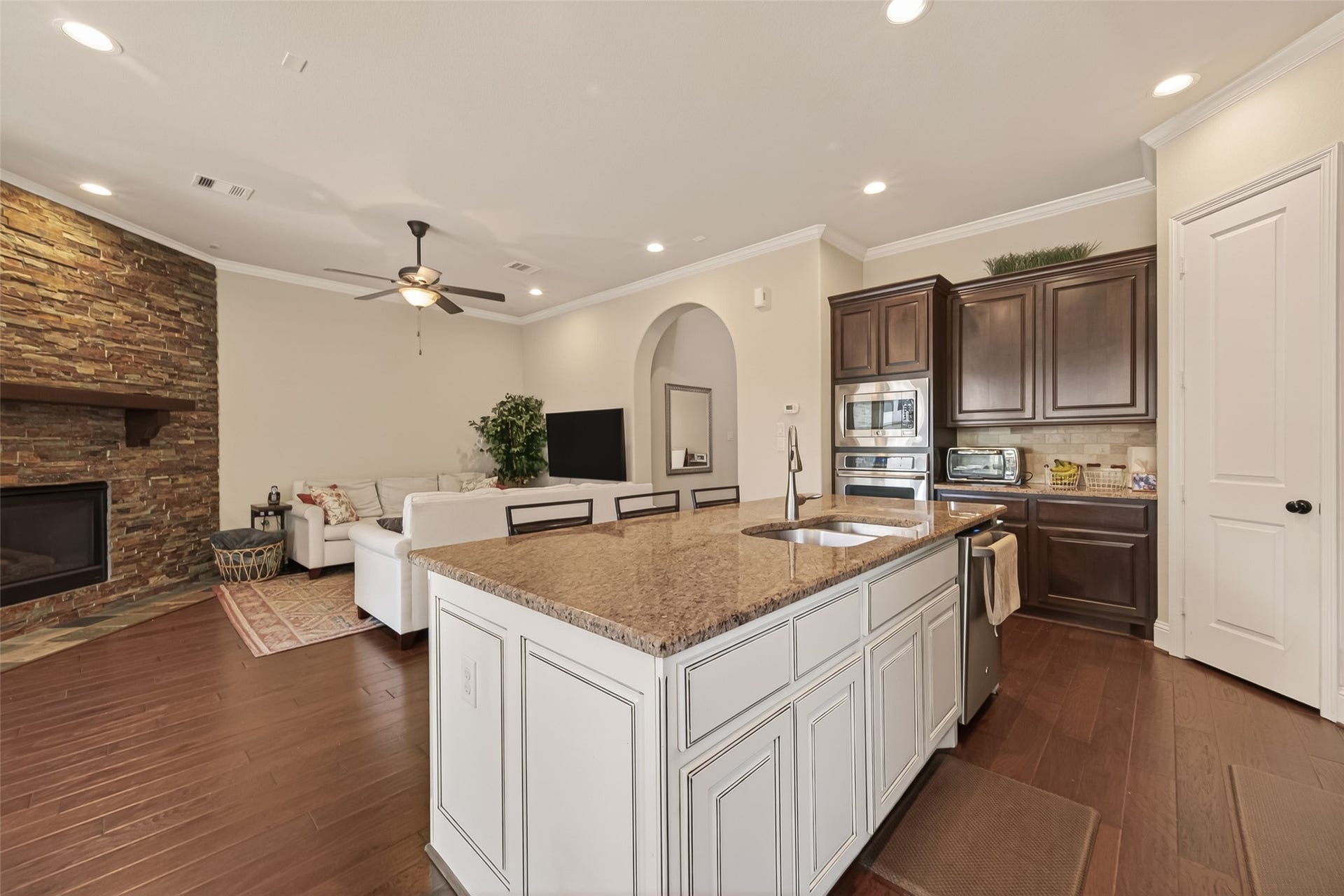 2029 Arrowood Glen Drive, Houston, TX 77077 2029 Arrowood Glen Drive, Houston, TX 77077