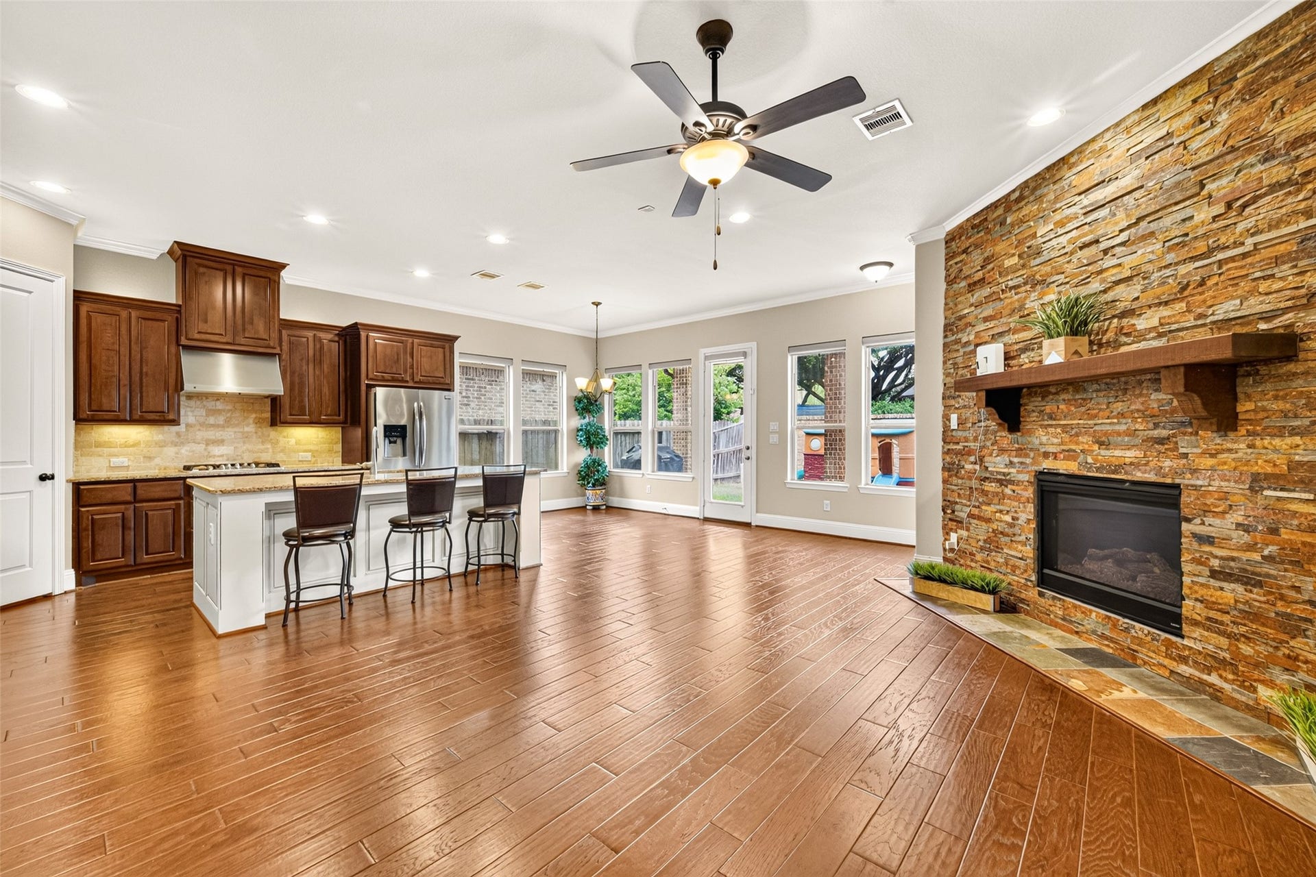 2029 Arrowood Glen Drive, Houston, TX 77077 2029 Arrowood Glen Drive, Houston, TX 77077