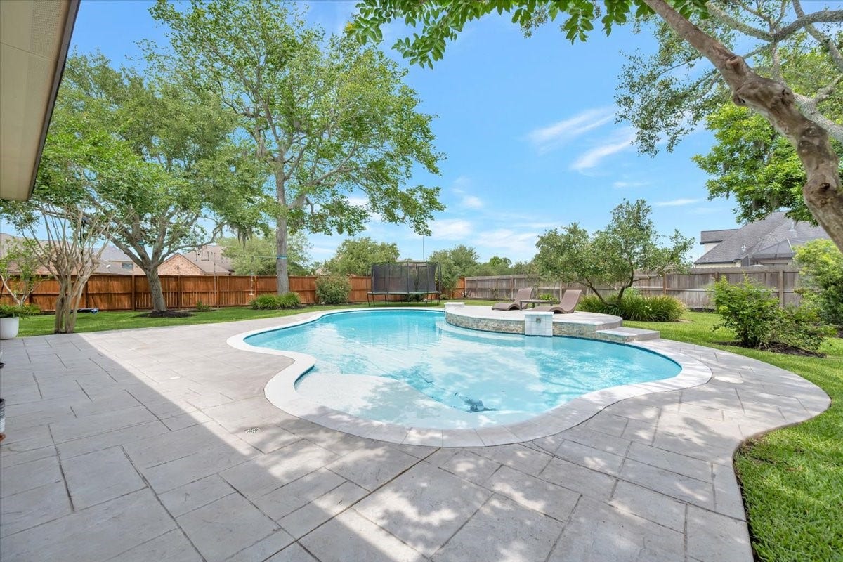 51 Deerwood Court, Lake Jackson, TX 77566