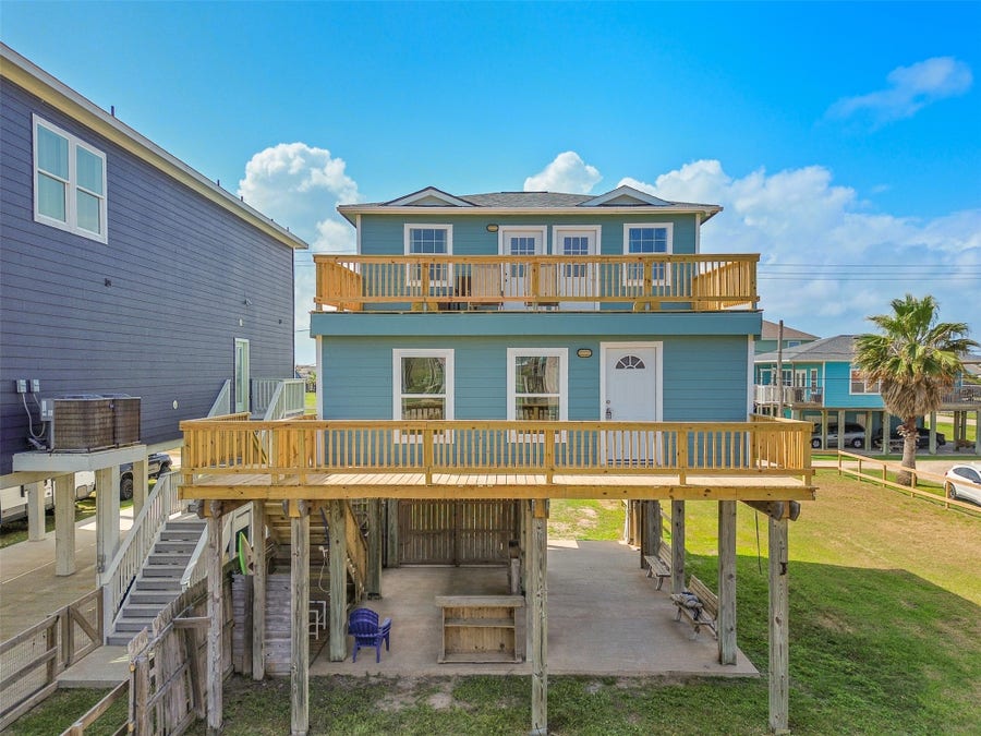 Property photo for 316 Seabean Street, Surfside Beach, TX