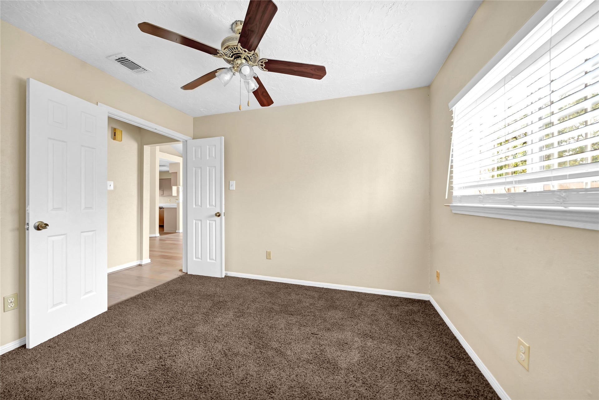 11734 Fairpoint Drive, Houston, TX 77099 11734 Fairpoint Drive, Houston, TX 77099