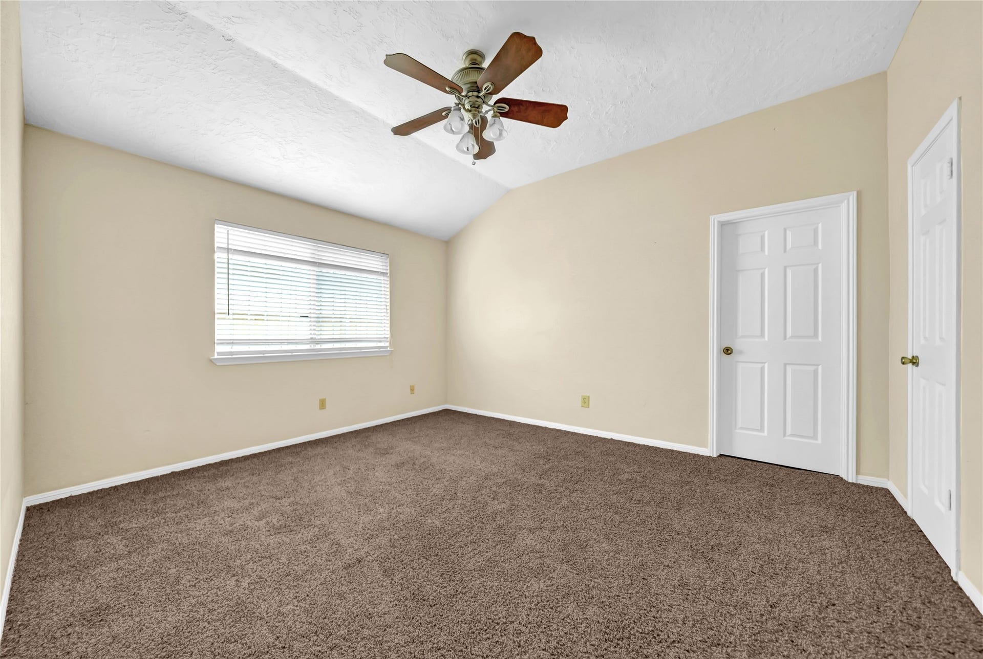 11734 Fairpoint Drive, Houston, TX 77099 11734 Fairpoint Drive, Houston, TX 77099