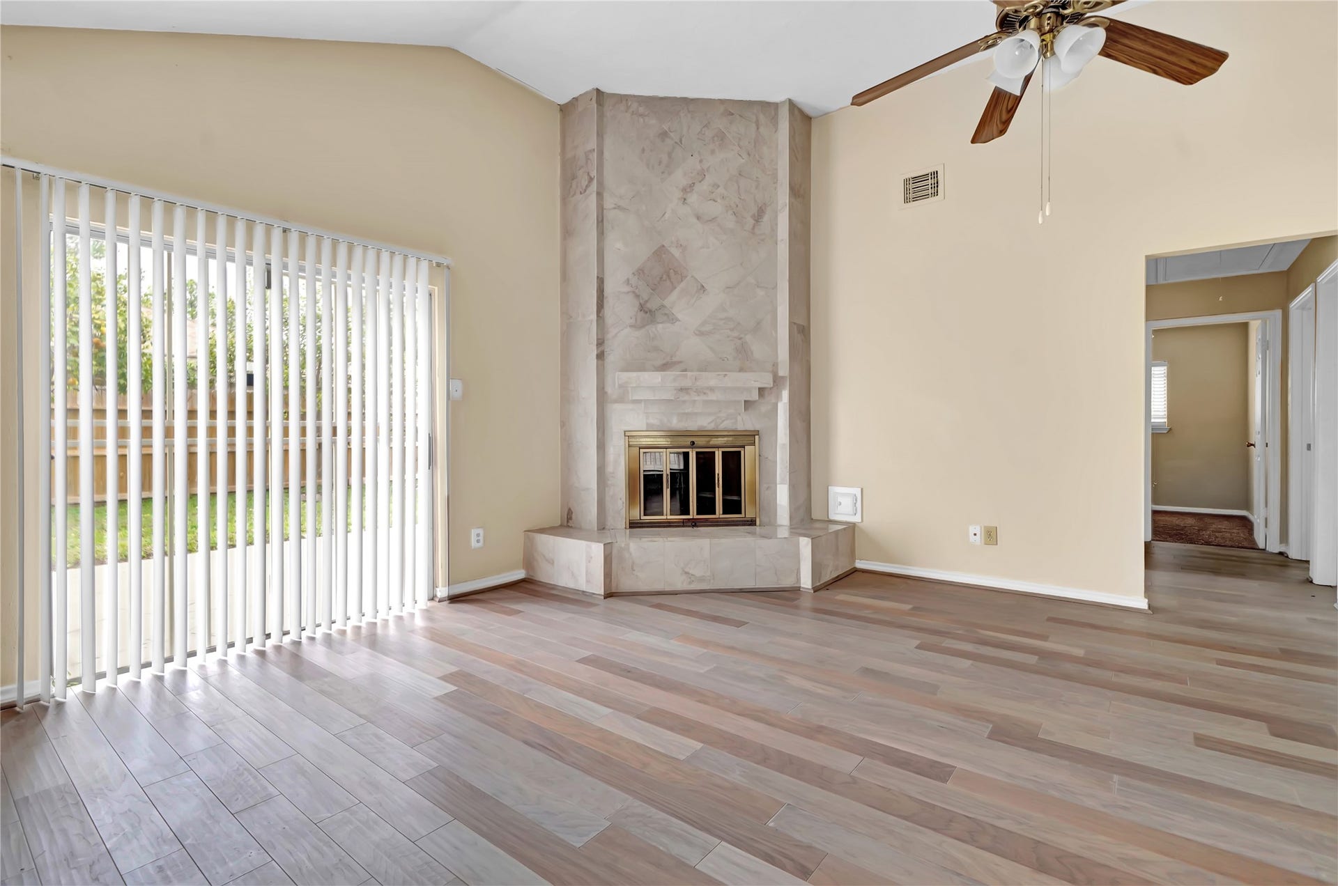 11734 Fairpoint Drive, Houston, TX 77099 11734 Fairpoint Drive, Houston, TX 77099