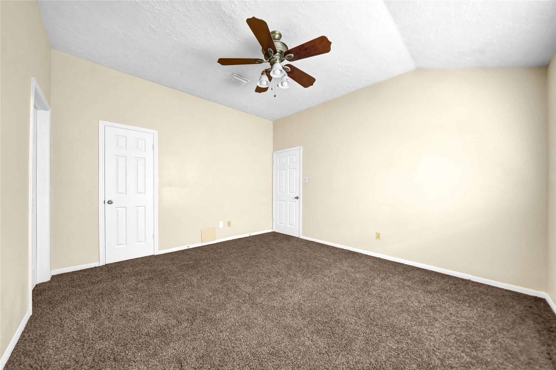 11734 Fairpoint Drive, Houston, TX 77099 11734 Fairpoint Drive, Houston, TX 77099