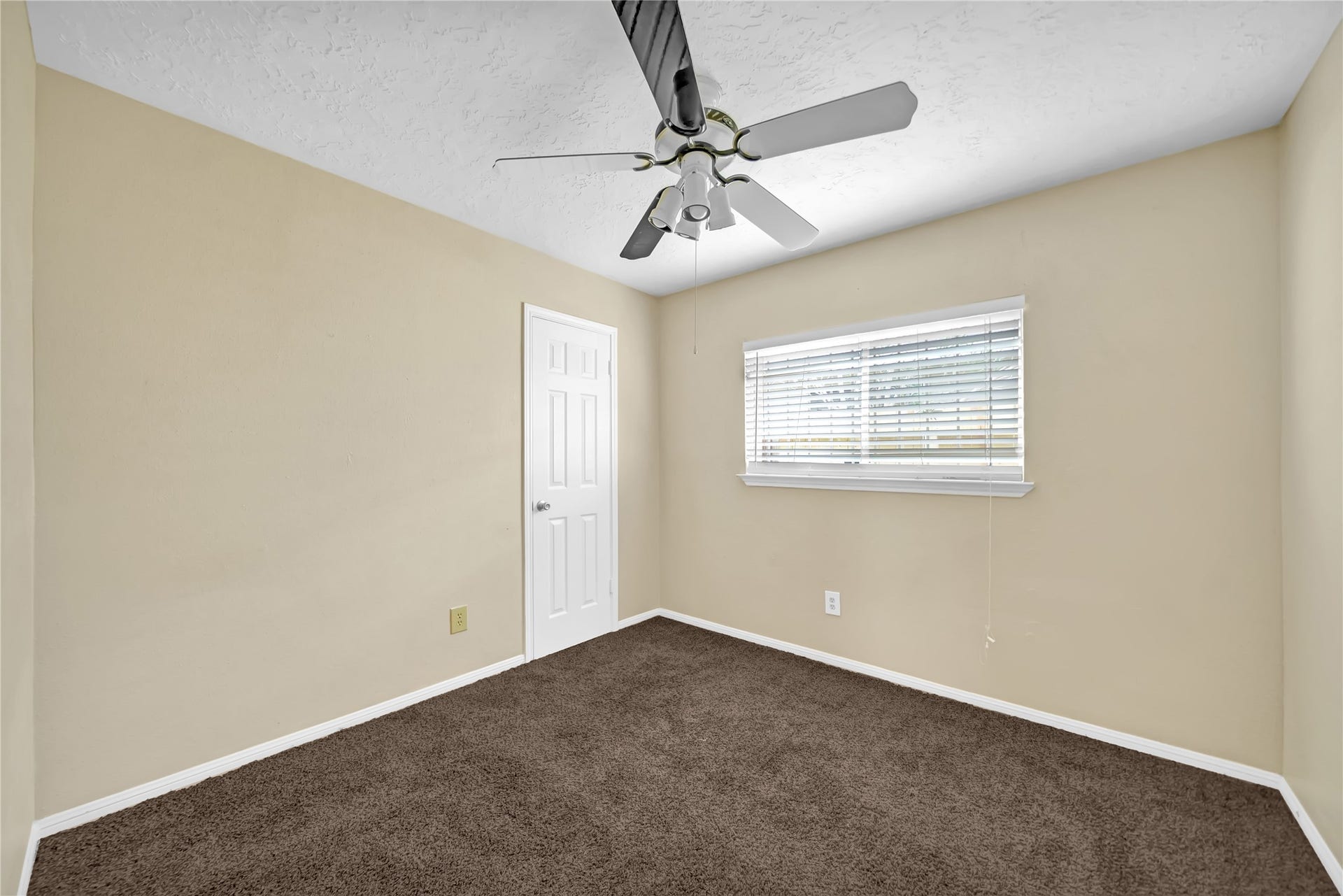 11734 Fairpoint Drive, Houston, TX 77099 11734 Fairpoint Drive, Houston, TX 77099
