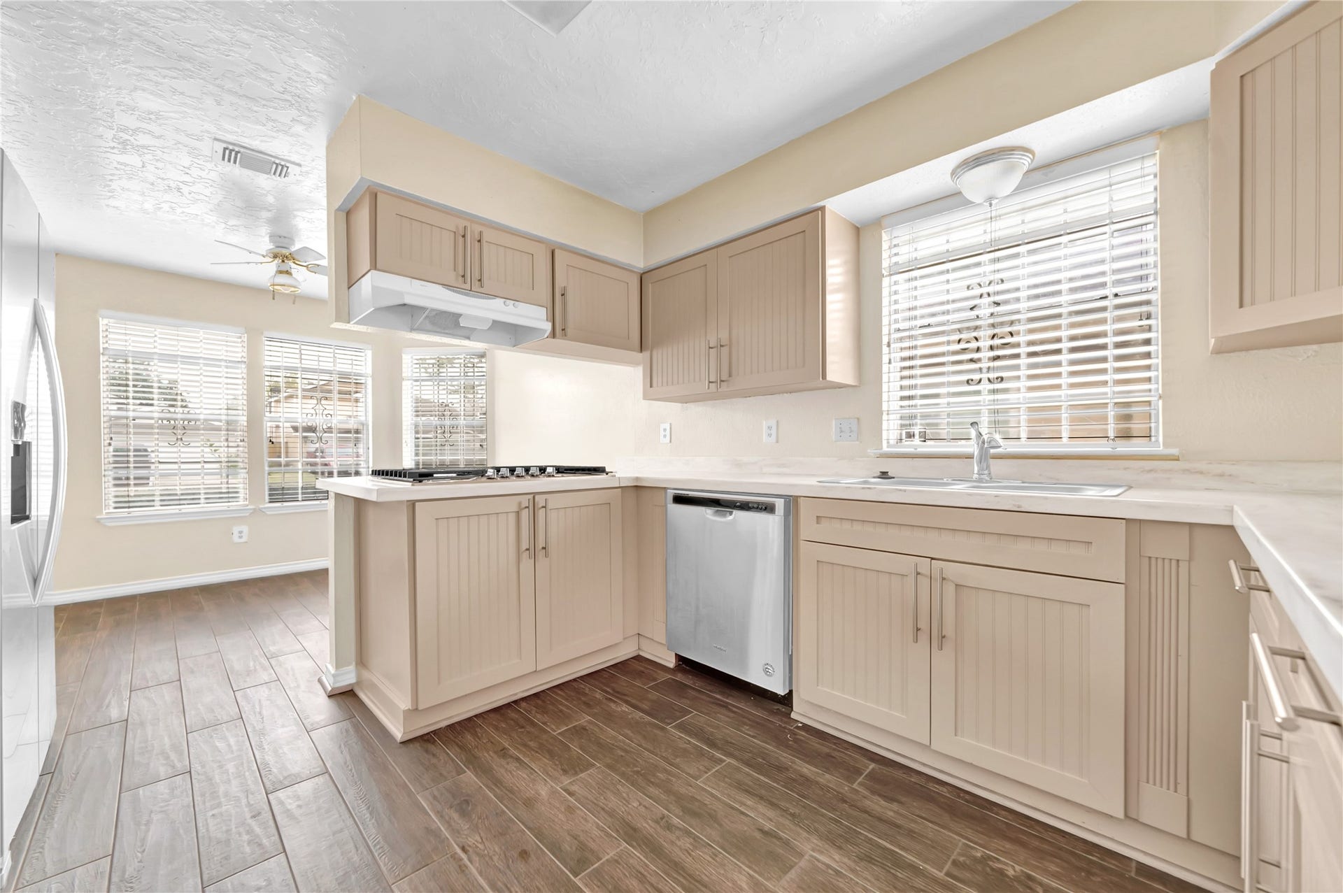 11734 Fairpoint Drive, Houston, TX 77099 11734 Fairpoint Drive, Houston, TX 77099