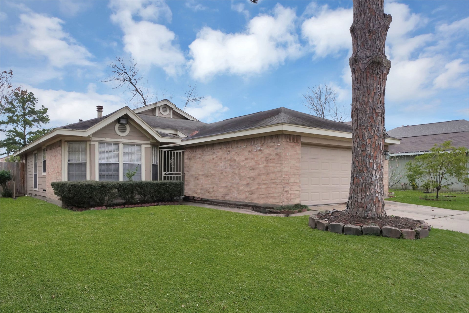 11734 Fairpoint Drive, Houston, TX 77099 11734 Fairpoint Drive, Houston, TX 77099