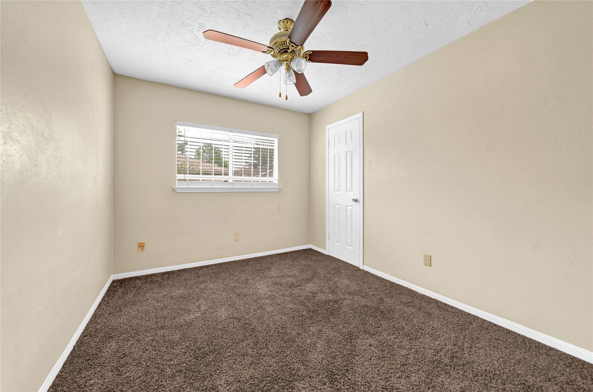11734 Fairpoint Drive, Houston, TX 77099 11734 Fairpoint Drive, Houston, TX 77099