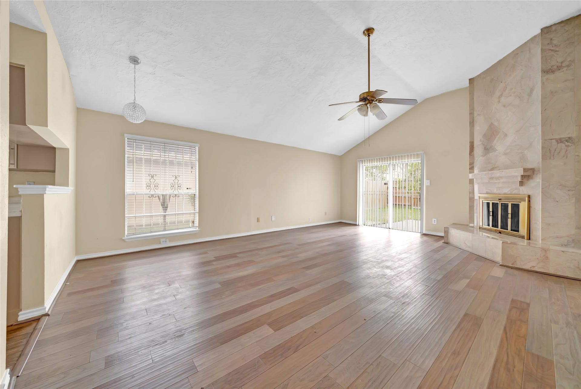 11734 Fairpoint Drive, Houston, TX 77099 11734 Fairpoint Drive, Houston, TX 77099