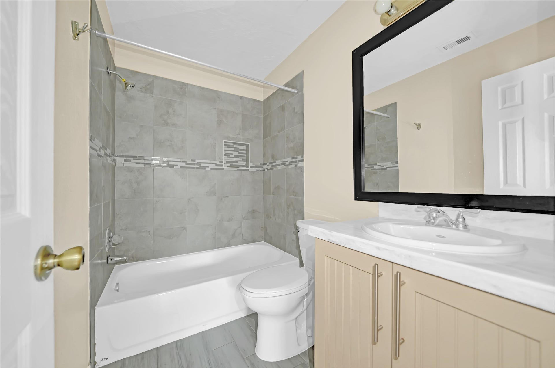 11734 Fairpoint Drive, Houston, TX 77099 11734 Fairpoint Drive, Houston, TX 77099