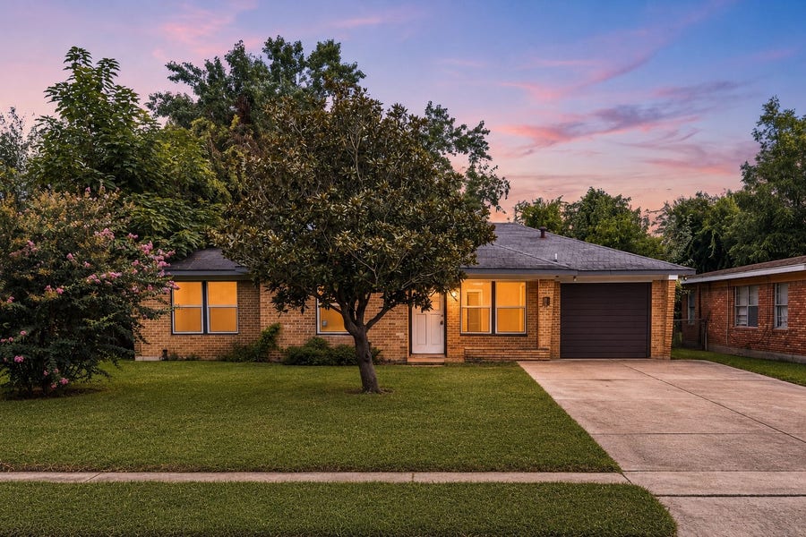 Property photo for 442 Glenburnie Drive, Houston, TX