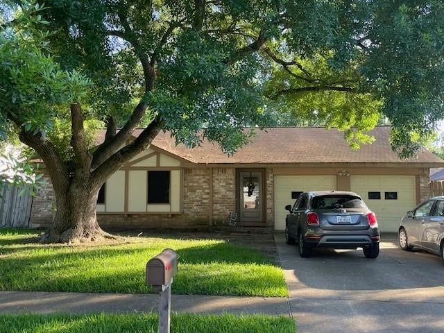 Property photo for 16126 Tibet Road, Friendswood, TX