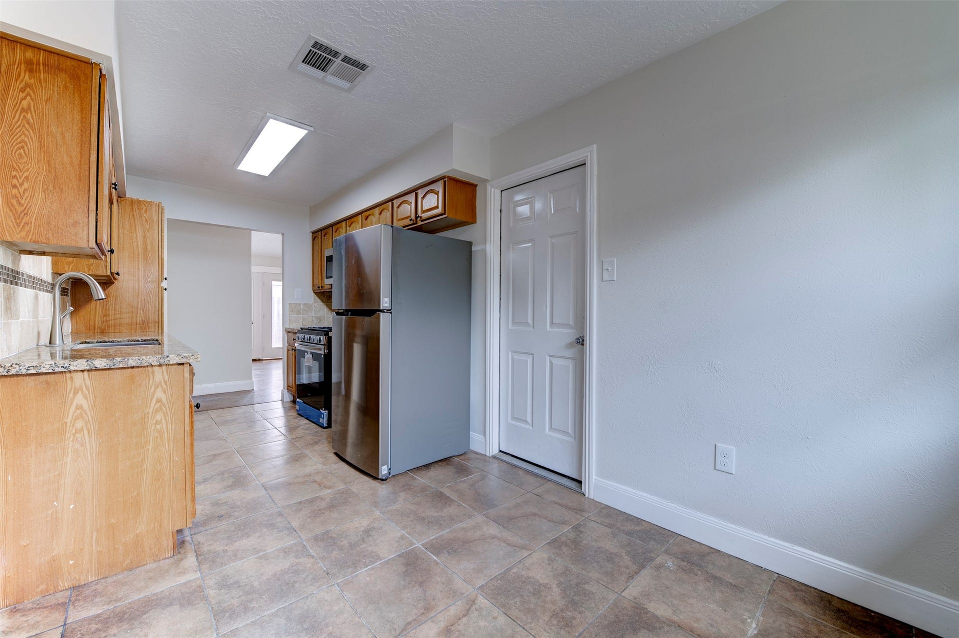 4814 Big Reef Drive, Bacliff, TX 77518 4814 Big Reef Drive, Bacliff, TX 77518