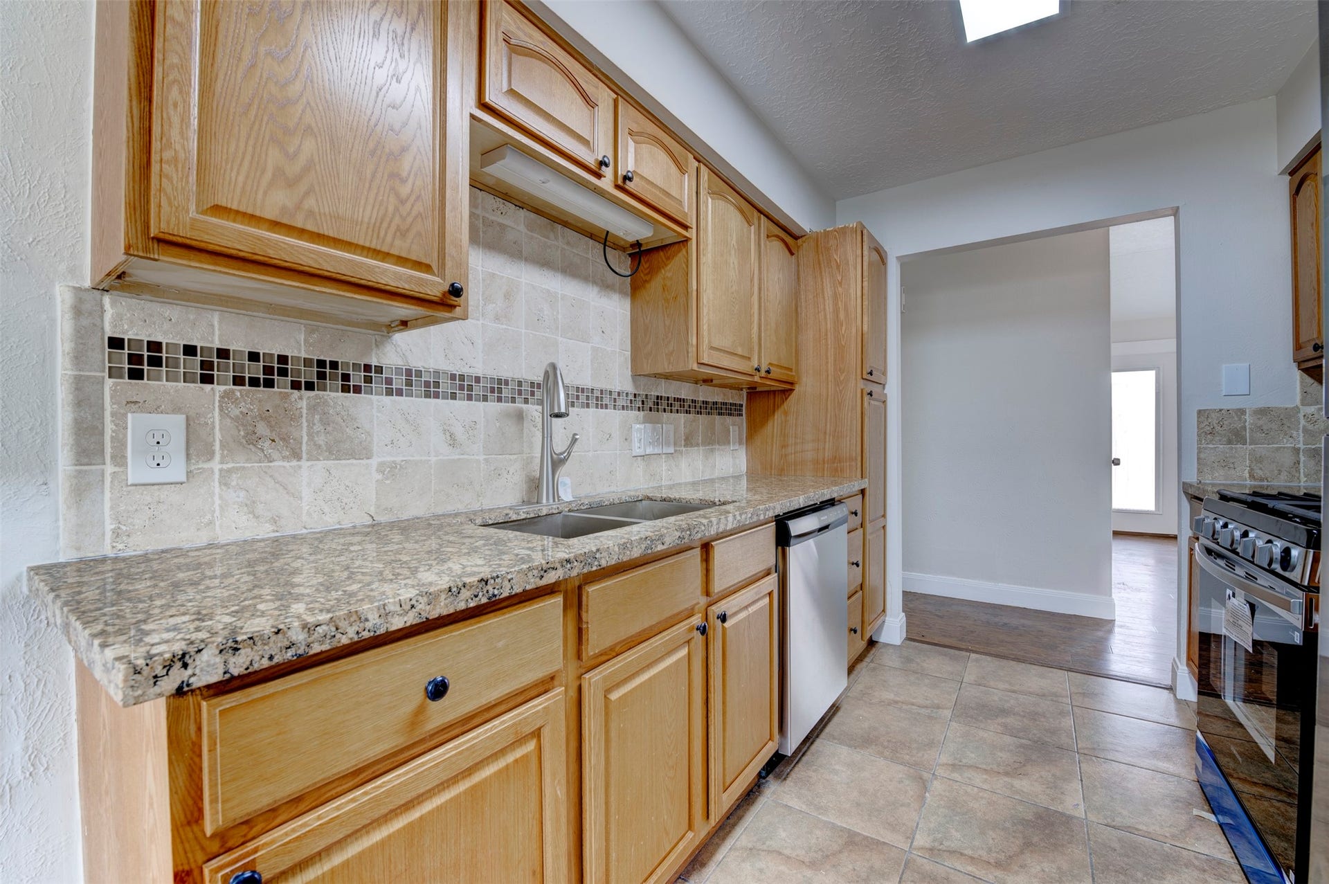 4814 Big Reef Drive, Bacliff, TX 77518 4814 Big Reef Drive, Bacliff, TX 77518